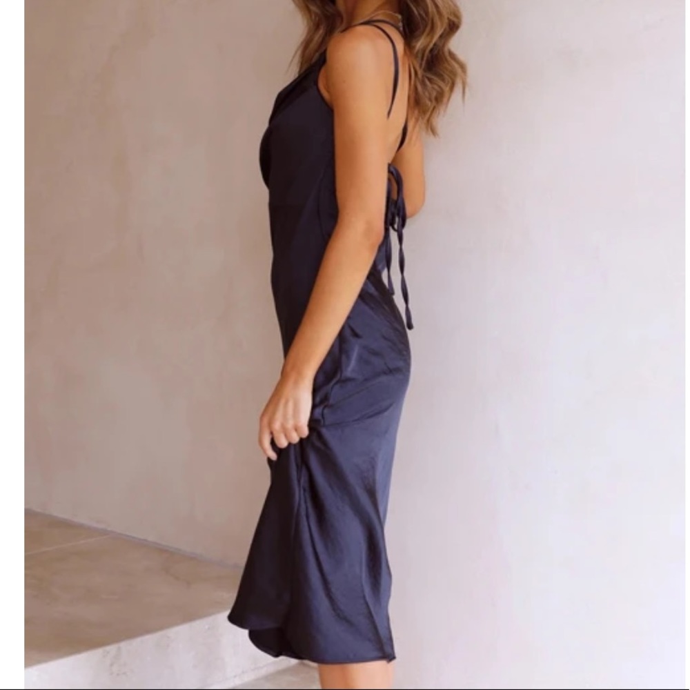 Navvy blue satin dress midi never worn - Picture 6 of 6